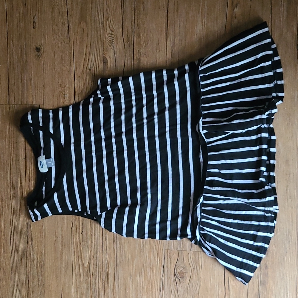 Old navy tank top. Black and white. Very soft and comfortable. Never worn.